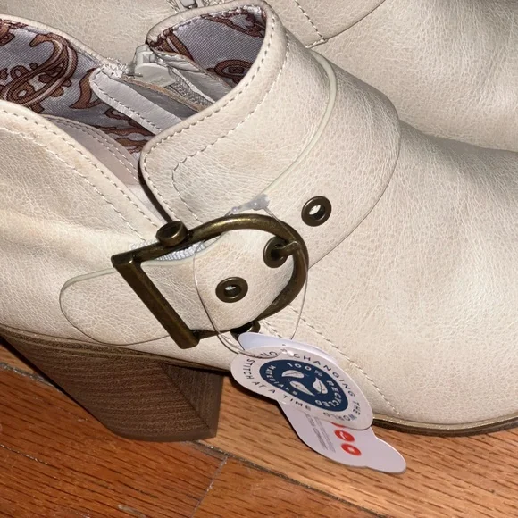 BareTraps Cream Ankle Booties with Strap Detail - Picture 5 of 6